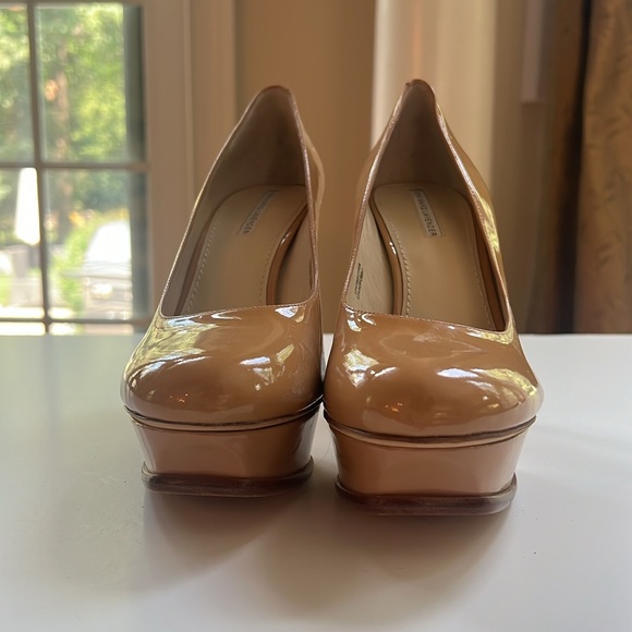 Vera Wang Lavender Nude Platform Pumps Women’s size 9M - Picture 2 of 6